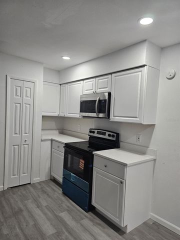 1823 NATCHEZ TRACE, Orlando, FL 32818