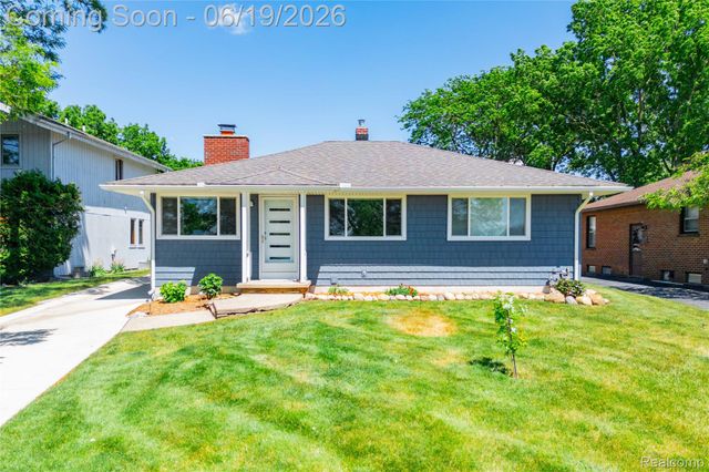 25815 West River Road, Grosse Ile Township, MI 48138