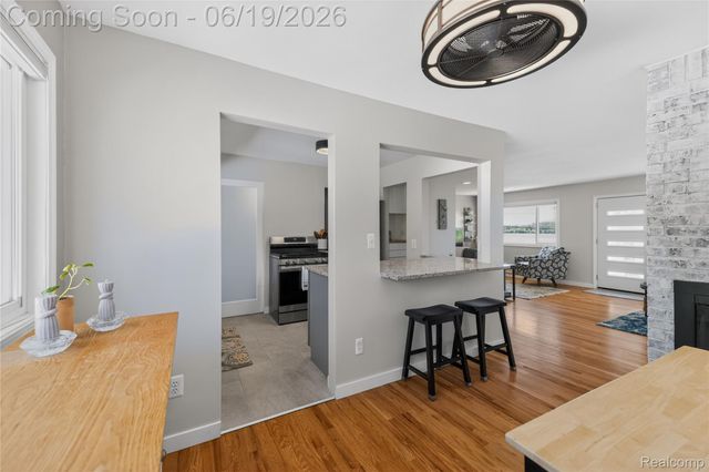 25815 West River Road, Grosse Ile Township, MI 48138