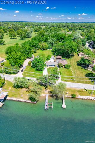 25815 West River Road, Grosse Ile Township, MI 48138