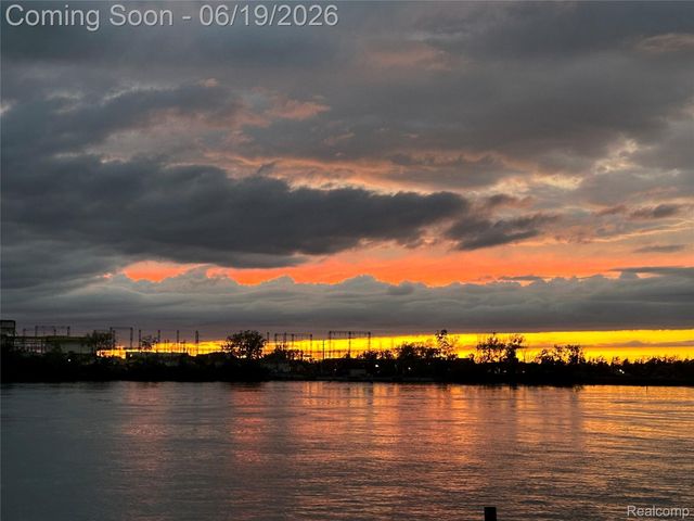 25815 West River Road, Grosse Ile Township, MI 48138
