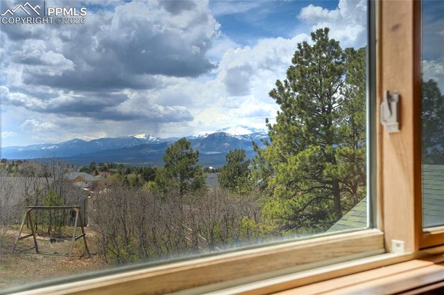 15371 Ridgefield Lane, Colorado Springs, CO 80921