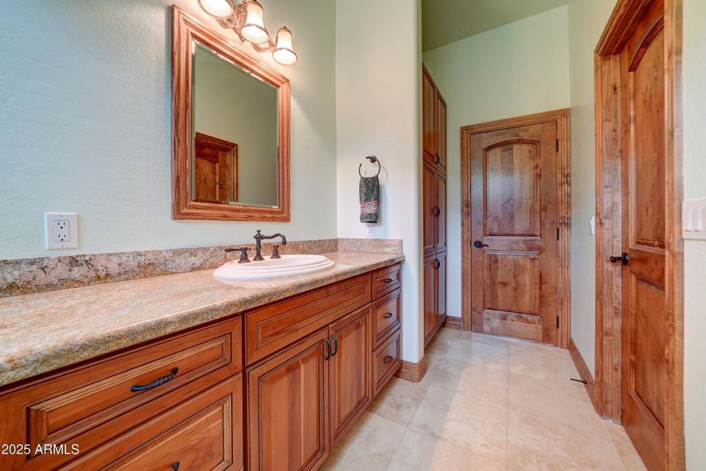 Image 26 of property listing at 424 E LEHI Road 2, Mesa, AZ 85203