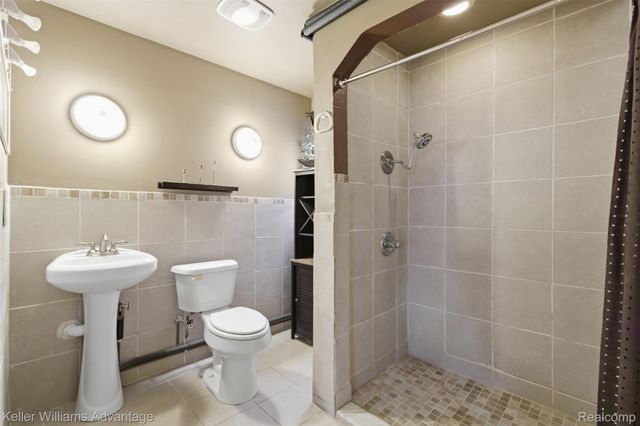 10388 Cedarlawn Street, Detroit, MI 48204