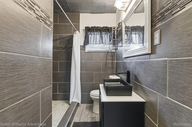 10388 Cedarlawn Street, Detroit, MI 48204