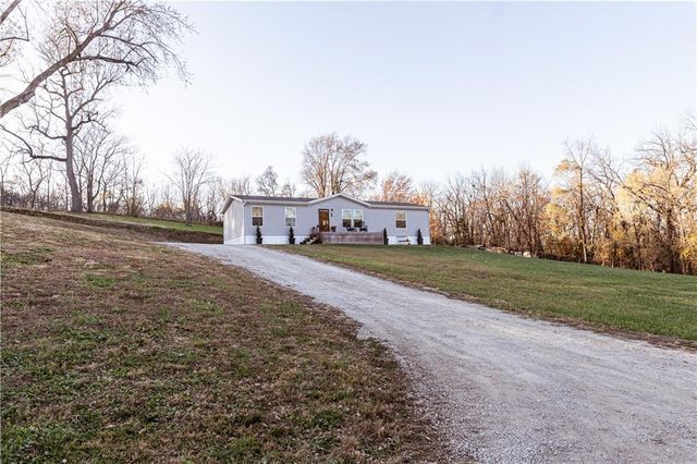 201 N Chestnut Street, Oregon, MO 64473