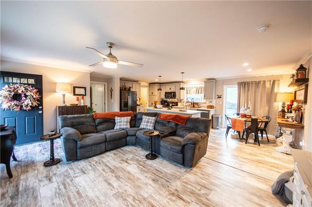 201 N Chestnut Street, Oregon, MO 64473