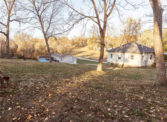 201 N Chestnut Street, Oregon, MO 64473