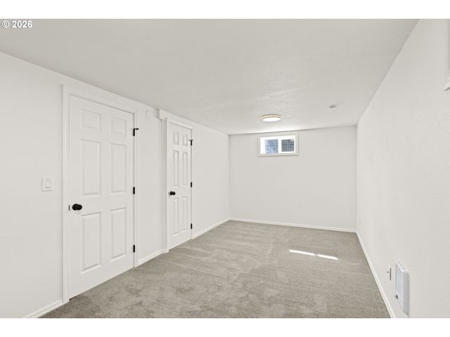 1224 Ne ROSELAWN St, Portland, OR 97211