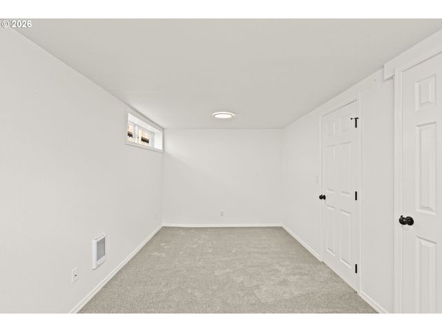 1224 Ne ROSELAWN St, Portland, OR 97211