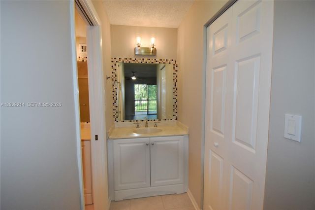 6080 NW 44th Street 201, Lauderhill, FL 33319