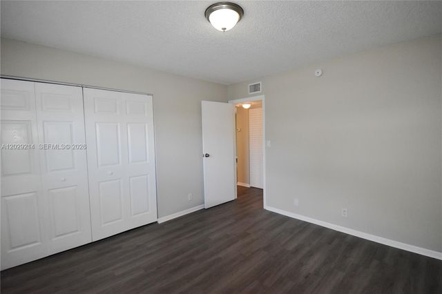 6080 NW 44th Street 201, Lauderhill, FL 33319