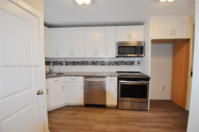6080 NW 44th Street 201, Lauderhill, FL 33319