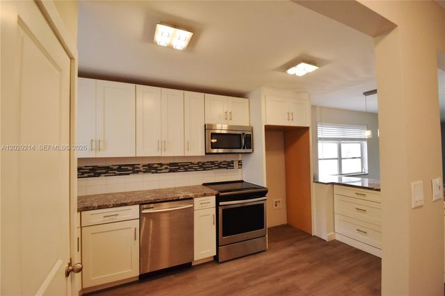 6080 NW 44th Street 201, Lauderhill, FL 33319