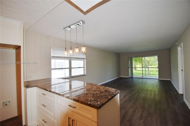 6080 NW 44th Street 201, Lauderhill, FL 33319