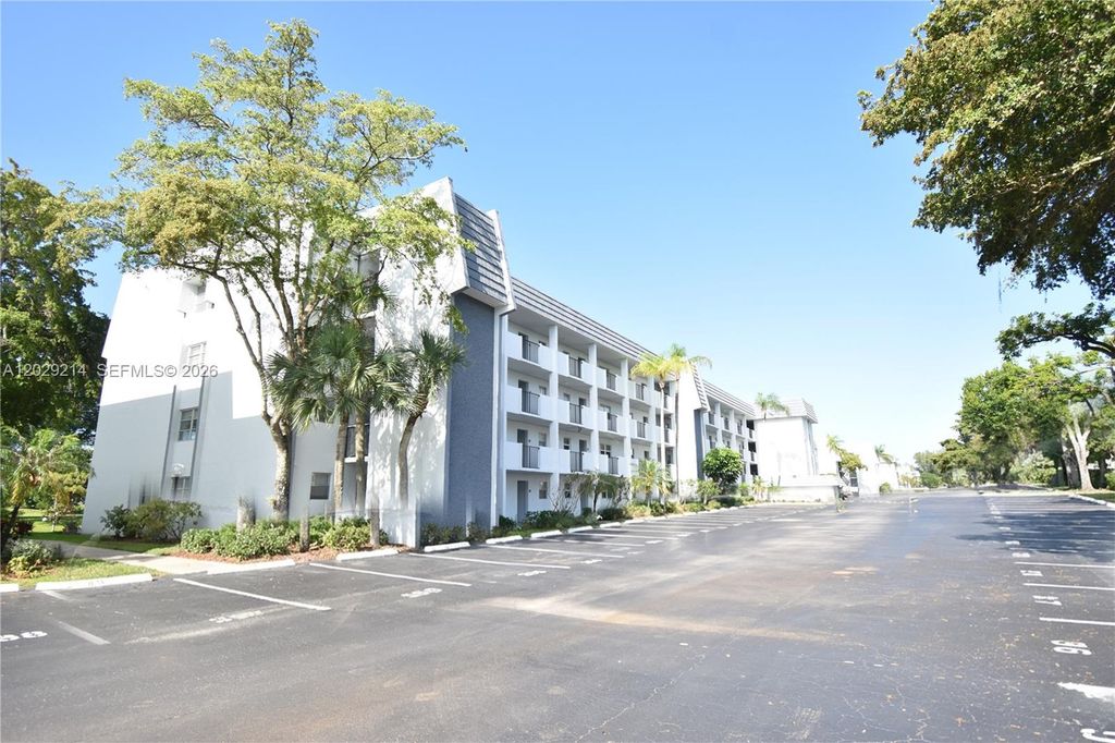 6080 NW 44th Street 201, Lauderhill, FL 33319