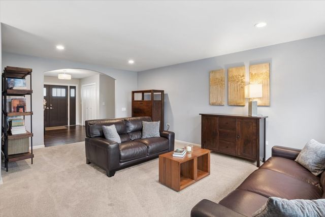 6644 Stowe Court, Lisle, IL 60532