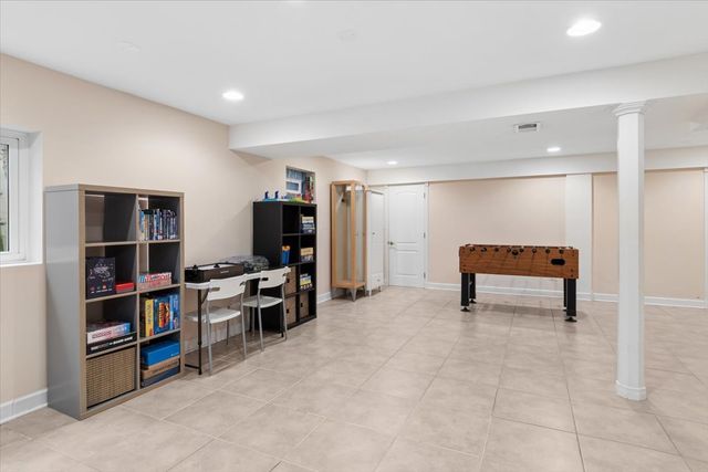 6644 Stowe Court, Lisle, IL 60532