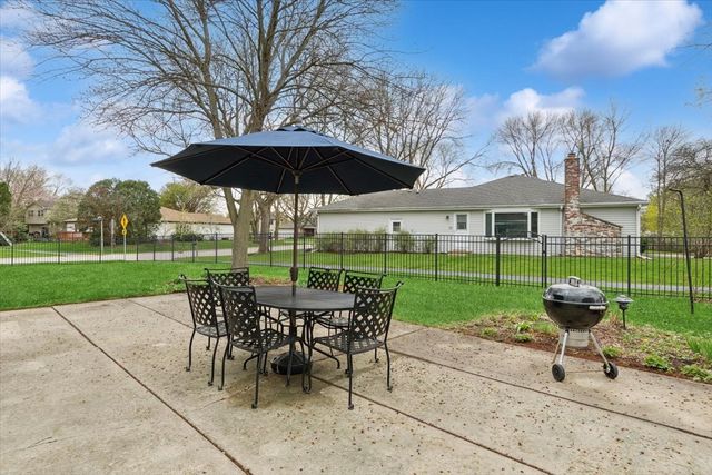 6644 Stowe Court, Lisle, IL 60532