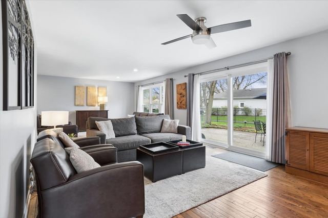 6644 Stowe Court, Lisle, IL 60532