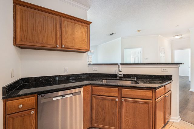 45 Sycamore Avenue 535, Charleston, SC 29407