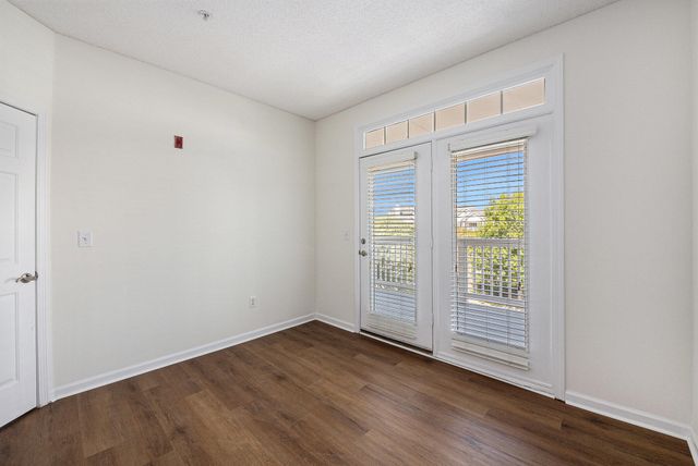 45 Sycamore Avenue 535, Charleston, SC 29407