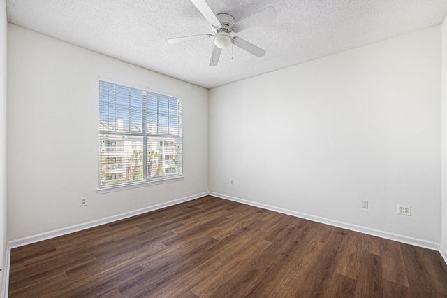 45 Sycamore Avenue 535, Charleston, SC 29407