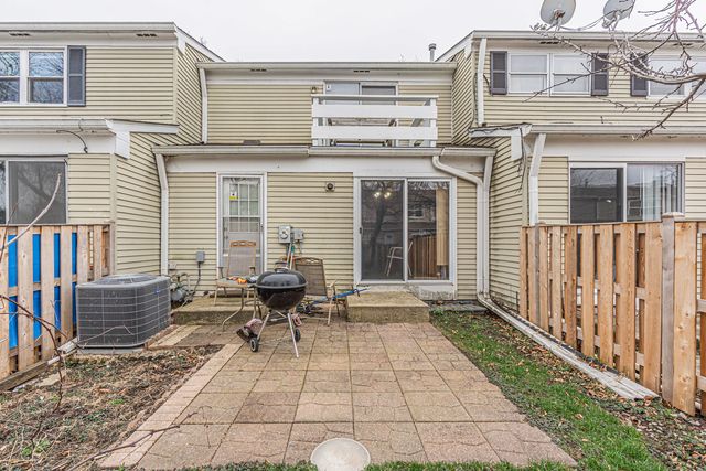 1808 LARGO Court, Schaumburg, IL 60194