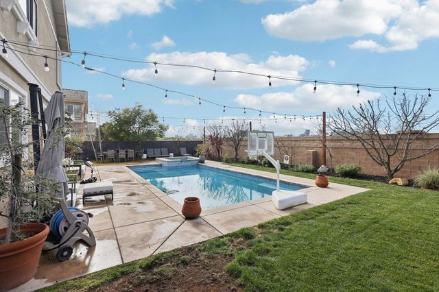 165 Little Ranch Cir, Oakley, CA 94561