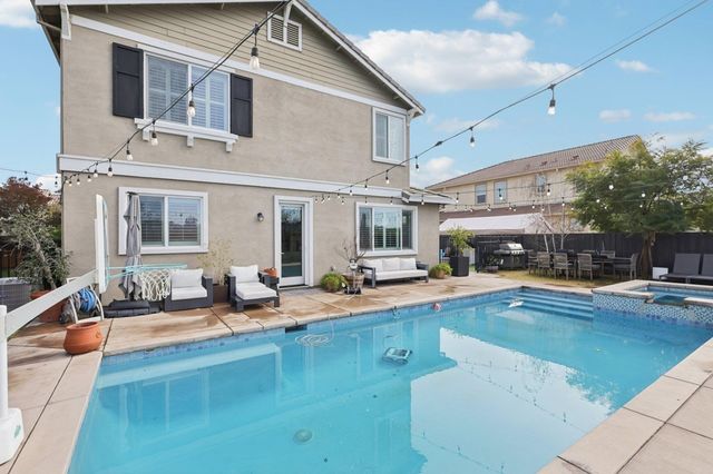 165 Little Ranch Cir, Oakley, CA 94561