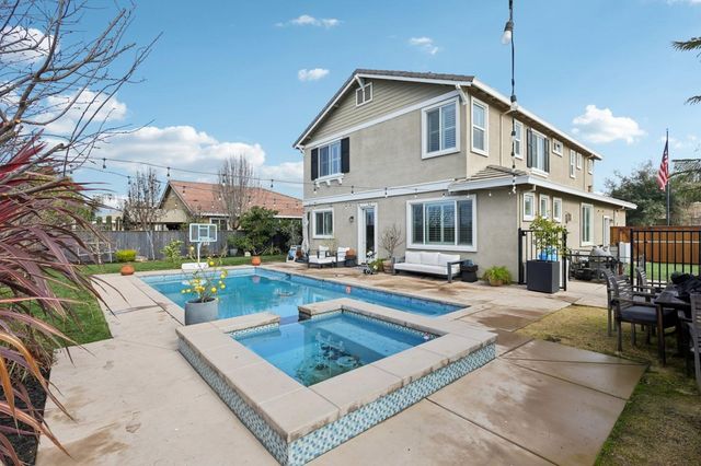 165 Little Ranch Cir, Oakley, CA 94561