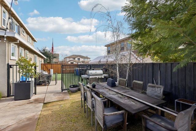 165 Little Ranch Cir, Oakley, CA 94561