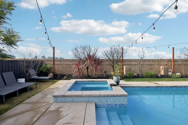 165 Little Ranch Cir, Oakley, CA 94561