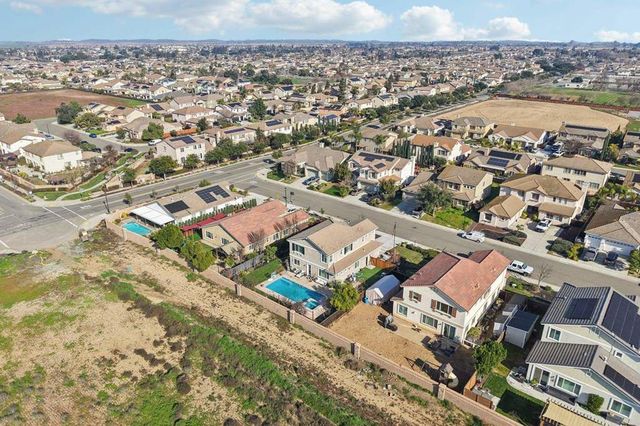 165 Little Ranch Cir, Oakley, CA 94561