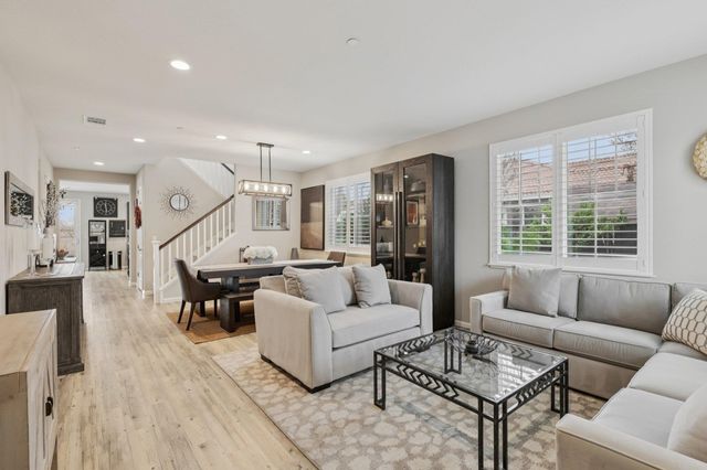 165 Little Ranch Cir, Oakley, CA 94561