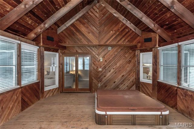 12861 White Rock Court, St Louis, MO 63131