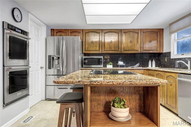 12861 White Rock Court, St Louis, MO 63131