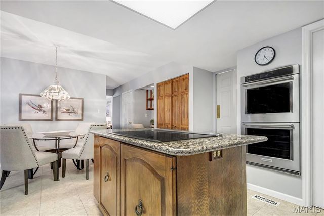 12861 White Rock Court, St Louis, MO 63131