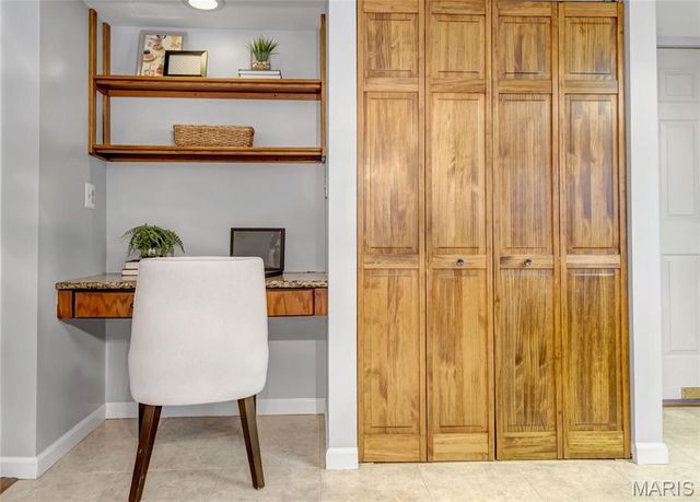 12861 White Rock Court, St Louis, MO 63131