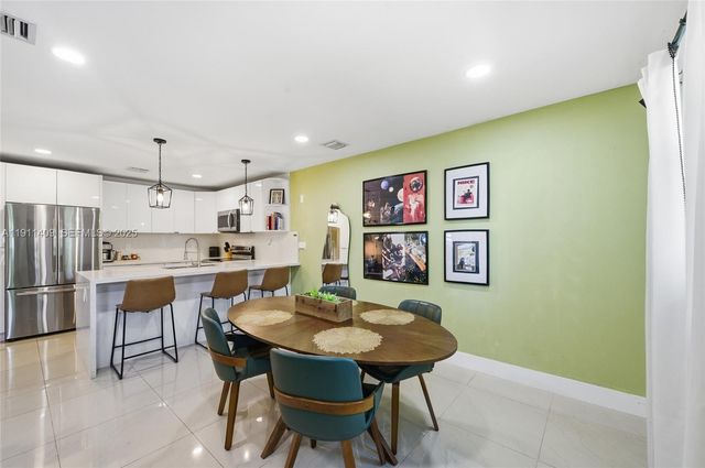 1464 NE 28th St, Pompano Beach, FL 33064