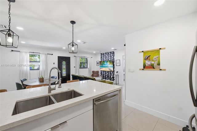 1464 NE 28th St, Pompano Beach, FL 33064