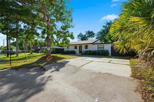 1464 NE 28th St, Pompano Beach, FL 33064