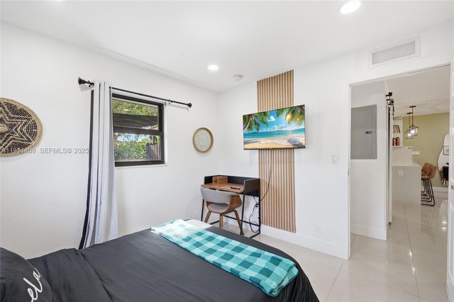 1464 NE 28th St, Pompano Beach, FL 33064