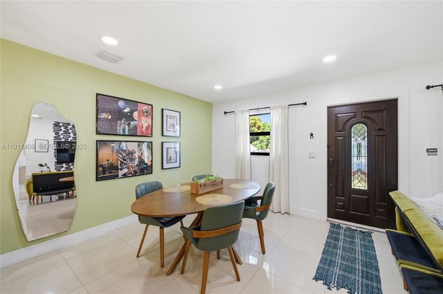 1464 NE 28th St, Pompano Beach, FL 33064