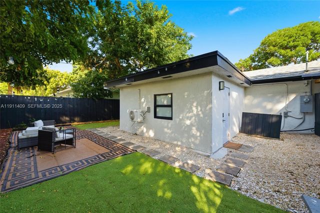 1464 NE 28th St, Pompano Beach, FL 33064