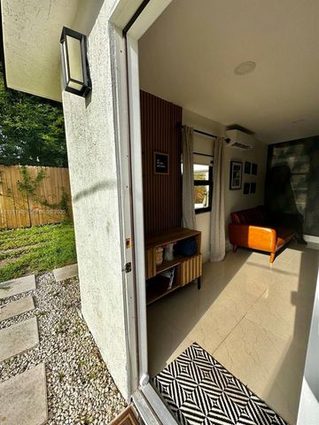 1464 NE 28th St, Pompano Beach, FL 33064