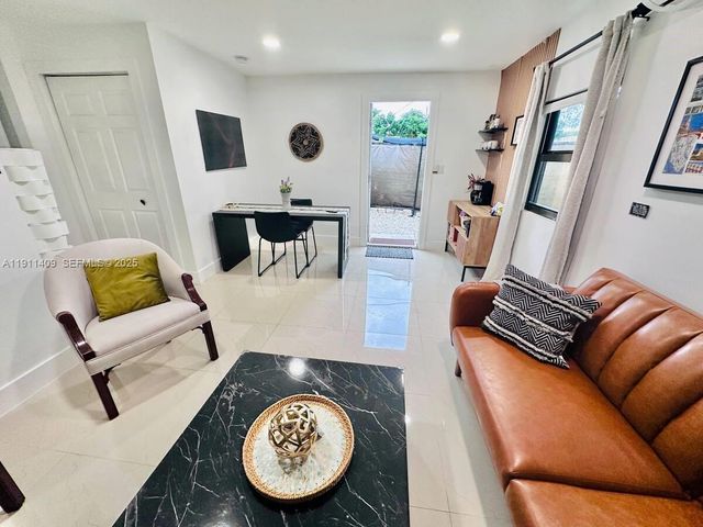 1464 NE 28th St, Pompano Beach, FL 33064