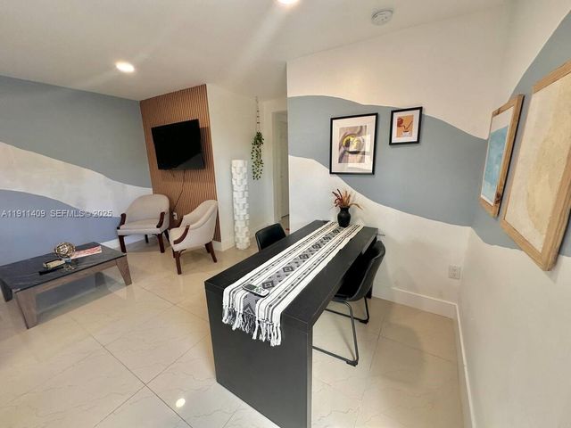 1464 NE 28th St, Pompano Beach, FL 33064