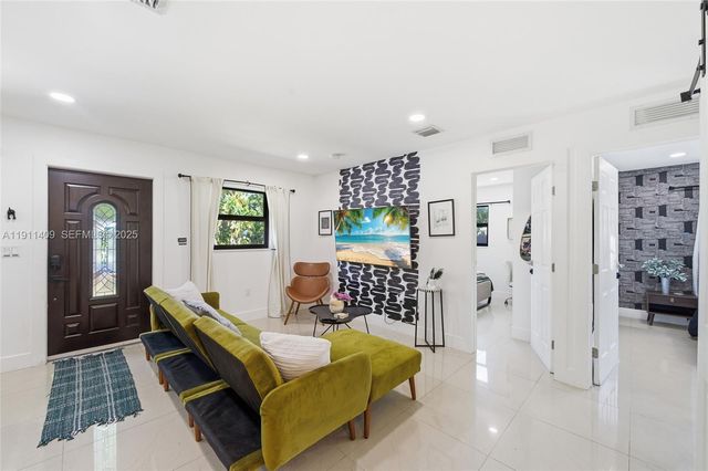 1464 NE 28th St, Pompano Beach, FL 33064