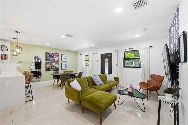 1464 NE 28th St, Pompano Beach, FL 33064